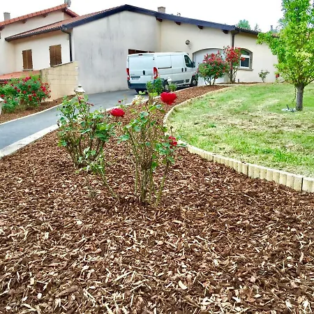 Spacieux 110m2 Avec Terrasse Privative Beauregard-Vendon