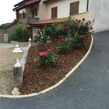 Spacieux 110m2 Avec Terrasse Privative Beauregard-Vendon