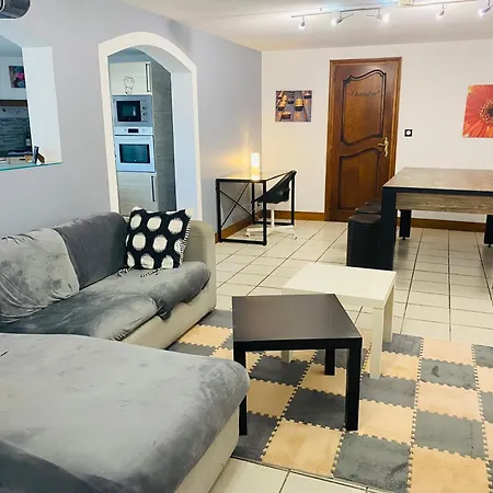 Spacieux 110m2 Avec Terrasse Privative Beauregard-Vendon